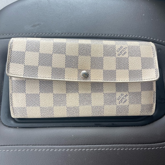 LV Damier Azur Canvas Sarah Wallet - Picture 1 of 7
